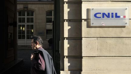 Le siège de la Commission nationale de l'informatique et des libertés, le 8 octobre 2010 à Paris. (ETIENNE LAURENT / AFP)