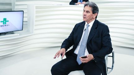 L'ancien député brésilien&nbsp;Roberto&nbsp;Jefferson sur un plateau de télévision, le 11 avril 2016. (VANESSA CARVALHO / BRAZIL PHOTO PRESS / AFP)