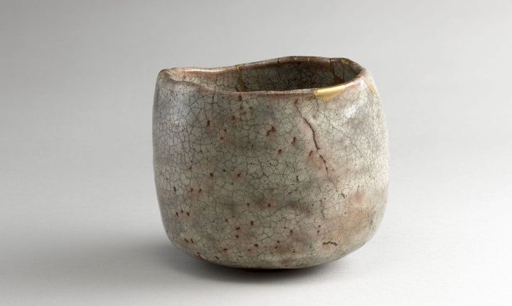 Bol chawan, raku rouge, Japon, XVIIe siècle
 (Musée Guimet, Paris, dist. RMN-Grand Palais / Benjamin Soligny / Raphaël Chipault)