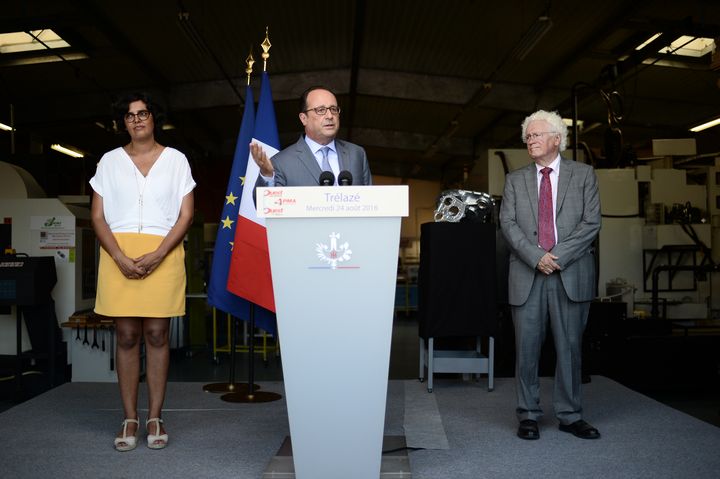 Le député du Maine-et-Loire, Marc Goua, aux côtés de François Hollande et de la ministre du Travail, Myriam El Khomri, le 24 août 2016 à Trélazé. (STEPHANE DE SAKUTIN / AFP)