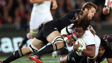 McCaw et Nonu plaquent Yarde (Nouvelle-Zélande-Angleterre) (MICHAEL BRADLEY / AFP)