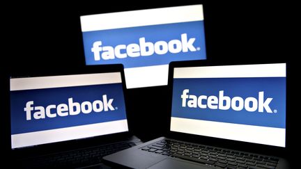 Facebook mise sur les applications pour devenir une tour de contr&ocirc;le du web, suivant l'activit&eacute; de chacun sur la toile. (DANIEL ACKER / BLOOMBERG / GETTY IMAGES)