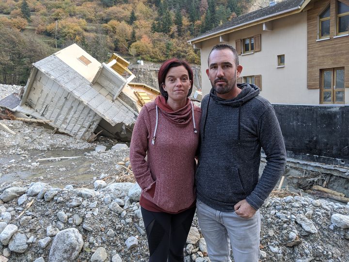 Christelle et Jean-Christophe n'habitent plus Saint-Martin-Vésubie après la tempête Alex et vivent désormais à Nice, le 1er novembre 2020.&nbsp; (BORIS HALLIER / RADIO FRANCE)