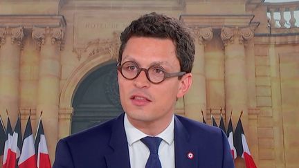 Antoine Vermorel-Marques, député LR de la Loire et Philippe Ballard, député de l'Oise et porte parle du RN ont débattu du recadrage d'Arnaud Armand, ministre de l'Économie par Michel Barnier dans le 11/13 info.