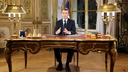 Emmanuel Macron, président de la République, pendant son allocution télévisée depuis l'Elysée, le 10 décembre 2018. (LUDOVIC MARIN / POOL)