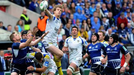 Le capitaine clermontois Aurélien Rougerie au-dessus du Leinster