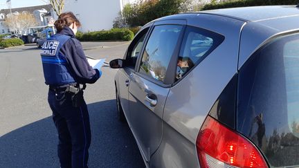 Le nouveau délit de violation de confinement prévoit jusqu'à six mois de prison et 3 750 euros d'amende. (OLIVIER DUC / FRANCE-BLEU BASSE-NORMANDIE)