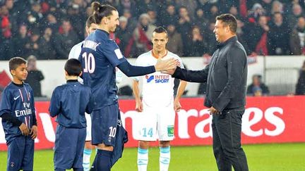 Zlatan Ibrahimovic et le Brésilien Ronaldo au coup d'envoi du match PSG - Marseille