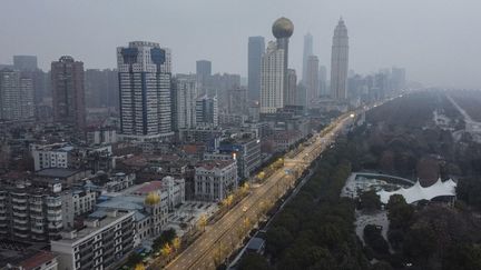 La ville de Wuhan, dans la province de Hubei, en Chine, le 27 janvier 2020.&nbsp; (HECTOR RETAMAL / AFP)