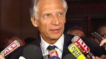 Dominique de Villepin s'adresse à la presse après les réquisitions du parquet le 20 octobre 2009 (France 2)