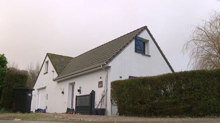 Alors que le Pas-de-Calais est une nouvelle fois en proie aux inondations, des propriétaires se retrouvent confrontés à la dure réalité des zones inondables. Leur bien acheté à moindre coût peut perdre de la valeur. (France 2)