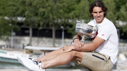 Rafael Nadal avec la Coupe des Mousquetaires