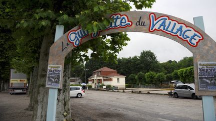 La place de Joinville (Haute-Marne), le 28 juillet 2013, o&ugrave; un chapiteau s'est effondr&eacute; la veille. (JEAN-CHRISTOPHE VERHAEGEN / AFP)