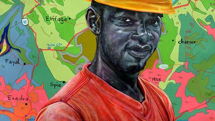 Avec sa série de portraits hyperréalistes d’ouvriers du BTP "#Surface Technician", le peintre Jean-David Nkot fait le parallèle entre migrations contemporaines et développement urbain pour repenser la notion de progrès. En arrière-plan, l’artiste camerounais a cartographié des territoires imaginaires découpés selon des chefs-lieux portant les noms d’entreprises occidentales comme Vinci, Eiffage ou Spie, dénonçant ainsi la domination qu’elles exercent sur le continent africain.&nbsp; &nbsp; &nbsp; (JEAN-DAVID NKOT)