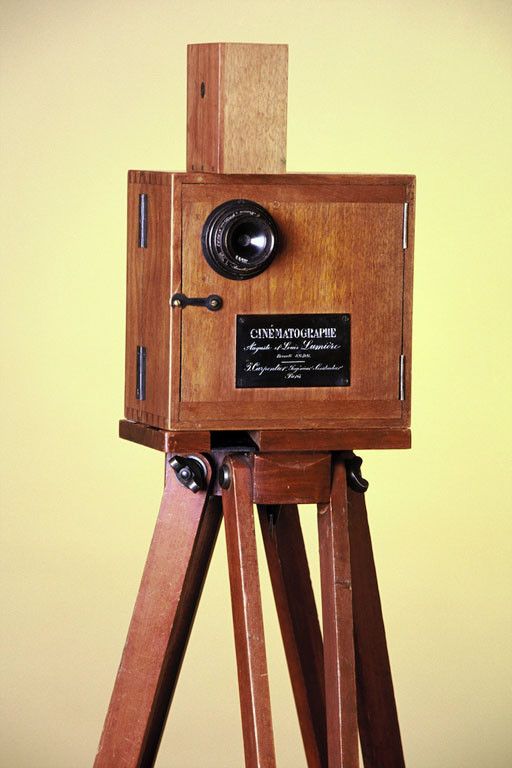 Le Cinématographe-Type Lumière équipé pour la prise de vue, vers 1896
 (DR)