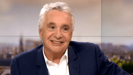 Michel Sardou revient au théâtre pour la cinquième fois dans "Si on recommençait" d''Eric-Emmanuel Schmitt
 (France 2 Culturebox)