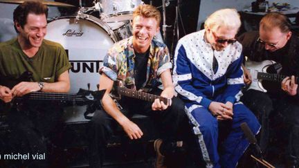 David Bowie fondu dans son groupe Tin Machine.
 ((c) Michel Vial)