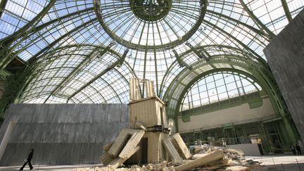 2007 &ndash; ANSELM KIEFER &ndash; ALLEMAGNE &ndash; CHUTE D'ETOILES -&nbsp;Pour cette premi&egrave;re &eacute;dition, l'artiste allemand choisit de r&eacute;aliser plusieurs constructions monumentales (tours et maisons) qui abritent elles-m&ecirc;me des oeuvres. (VINCENT NGUYEN / AFP)