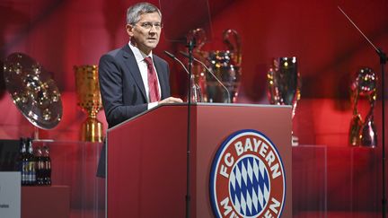 Le président du Bayern Munich Herbert Hainer lors de l'assemblée annuelle du club le 25 novembre 2021. (FRANK HOERMANN/SVEN SIMON / AFP)