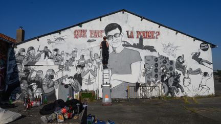 La&nbsp;fresque réalisée à Nantes (Loire-Atlantique) en hommage à Steve Maïa Caniço est rénovée le 15 mai 2020, après avoir été dégradée à deux reprises.&nbsp; (ESTELLE RUIZ / NURPHOTO)