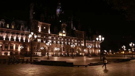 Personne ou presque devant&nbsp;la Mairie&nbsp;de Paris, le 17 octobre 2020.&nbsp; (QUENTIN DE GROEVE / HANS LUCAS / AFP)