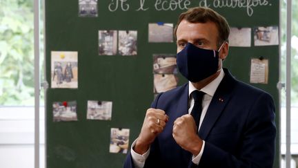 Coronavirus : Emmanuel Macron dans une école pour rassurer avant la rentrée