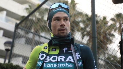 Le cycliste slovène Primoz Roglic sous ses nouvelles couleurs de la Bora-Hansgrohe, en stage à Majorque (Espagne) le 9 janvier 2024. (CLARA MARGAIS / AFP)