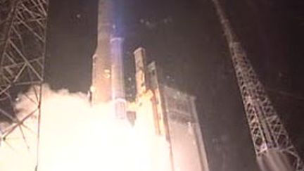 Le décollage de la fusée Ariane V du centre de Kourou, en Guyane (archives). (France 2 (12-3-2007))