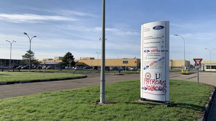 L'entrée du site Ford à Blanquefort (Gironde),&nbsp;usine qui doit fermer ses portes&nbsp; en août 2019. 11 décembre 2018. (ALEXANDRE BARLOT / RADIO-FRANCE)