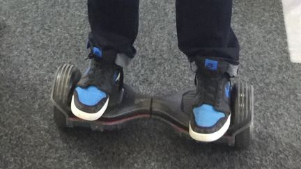 &nbsp; ("Hoverboard" gyroscopique © JC RF)