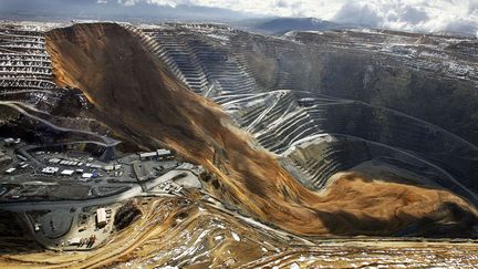 Eboulement de terrain dans la mine de cuivre de Bingham Canyon (Utah), le 11 avril 2013. (RAVELL CALL / AP / SIPA)