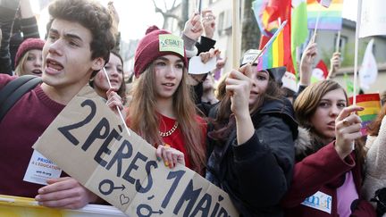 Les jeunes &eacute;taient tr&egrave;s nombreux dans le cort&egrave;ge.&nbsp; (KENZO TRIBOUILLARD / AFP)