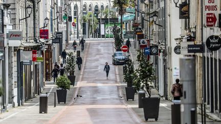 La ville de Pau (Pyrénées-Atlantiques) pendant le confinement, le 6 avril 2020.&nbsp; (MAXPPP)