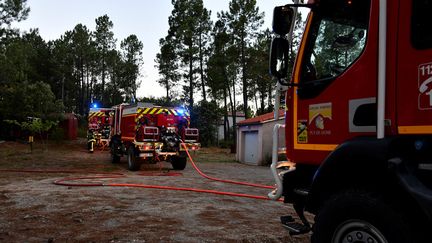 Les sapeurs-pompiers du Gard luttent toujours, vendredi 8 juillet, contre un "méga-feu" à Bordezac (Sapeurs-pompiers du Gard)