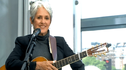 Joan Baez, l'icône de la paix et du folk dans les années 70 
 (France 2 / Culturebox)