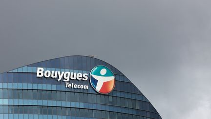 L'offre de Bouygues, sans engagement, sera disponible &agrave; partir du 3 mars. (LOIC VENANCE / AFP)