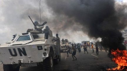 Démonstration de force des partisans de Ouattara à Abobo, le 19 février 2011. (AFP PHOTO/ISSOUF SANOGO)