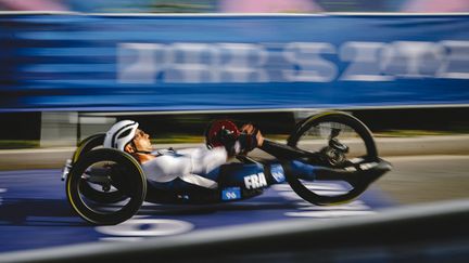 Le paracycliste Florian Jouanny lors du contre-la-montre H2 aux Jeux Paralympiques de Paris le 4 septembre 2024. (BALLET PAULINE / KMSP)