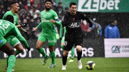 Lionel Messi a délivré trois passes décisives, le 28 novembre 2021 à Saint-Etienne. (JEFF PACHOUD / AFP)