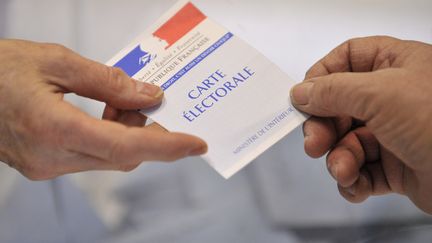 Les prochaines &eacute;lections auront lieu les 23 et 30 mars 2014 et d&eacute;signeront les repr&eacute;sentants municipaux. (THIERRY ZOCCOLAN / AFP)