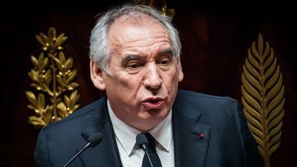 Motion de censure : jours de carence, taxe des hauts revenus, budget... François Bayrou liste ses gages aux socialistes