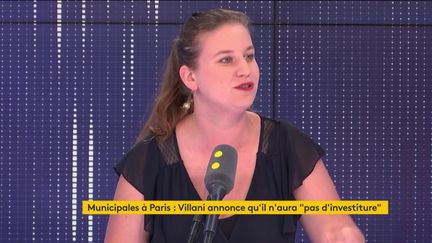 Mathilde Panot,&nbsp;députée La France Insoumise du Val-de-Marne, était l'invitée mercredi 10 juillet du 19h20 politique. (FRANCEINFO / RADIOFRANCE)