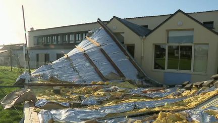 Tempête Dennis : des lignes d'électricité coupées en raison des fortes rafales de vent