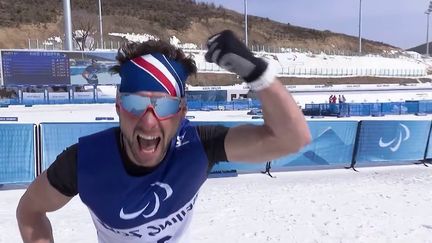 Paralympiques 2022 : le porte-drapeau Benjamin Daviet décroche une médaille d'or au ski de fond