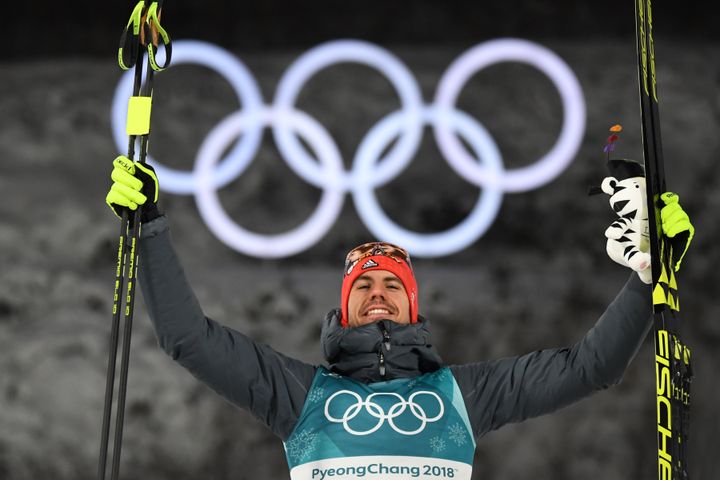 Le biathlète allemand Arnd Peiffer, sacré champion olympique du sprint à Pyeongchang (Corée du Sud), le 11 février 2018. (FRANCK FIFE / AFP)