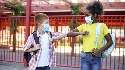 Quid des gestes barrières à l'issue de la crise sanitaire ? (Illustration) (GETTY IMAGES /  E+)