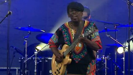 Lucky Peterson sur la scène de Jazz à Vannes
 (France 3 / Culturebox)