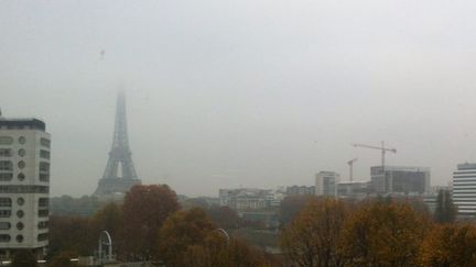 &nbsp; (Le ciel de Paris le 2 novembre 2015 © Jules de Kiss / Radio France)