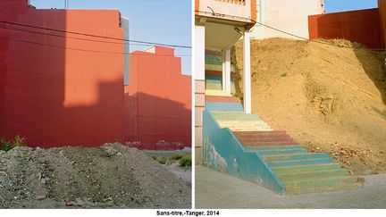 Le photographe marocain Hicham Gardaf met en évidence l’important phénomène de constructions spontanées d’habitats plus ou moins précaires. Il veut ainsi archiver l’urbanisation à marche forcée de la ville de Tanger et plus particulièrement les mutations des zones périurbaines.&nbsp; &nbsp; (HICHAM GARDAF)