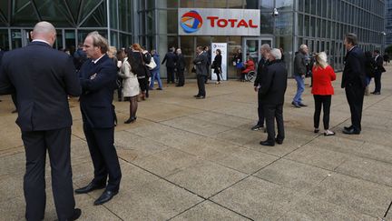 &nbsp; (Au siège du groupe de Total à la Défense mardi © REUTERS / John Schults)